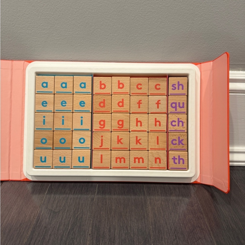 NWT Lovevery Alphabet Learning and Spelling Blocks Set- 2 layers
